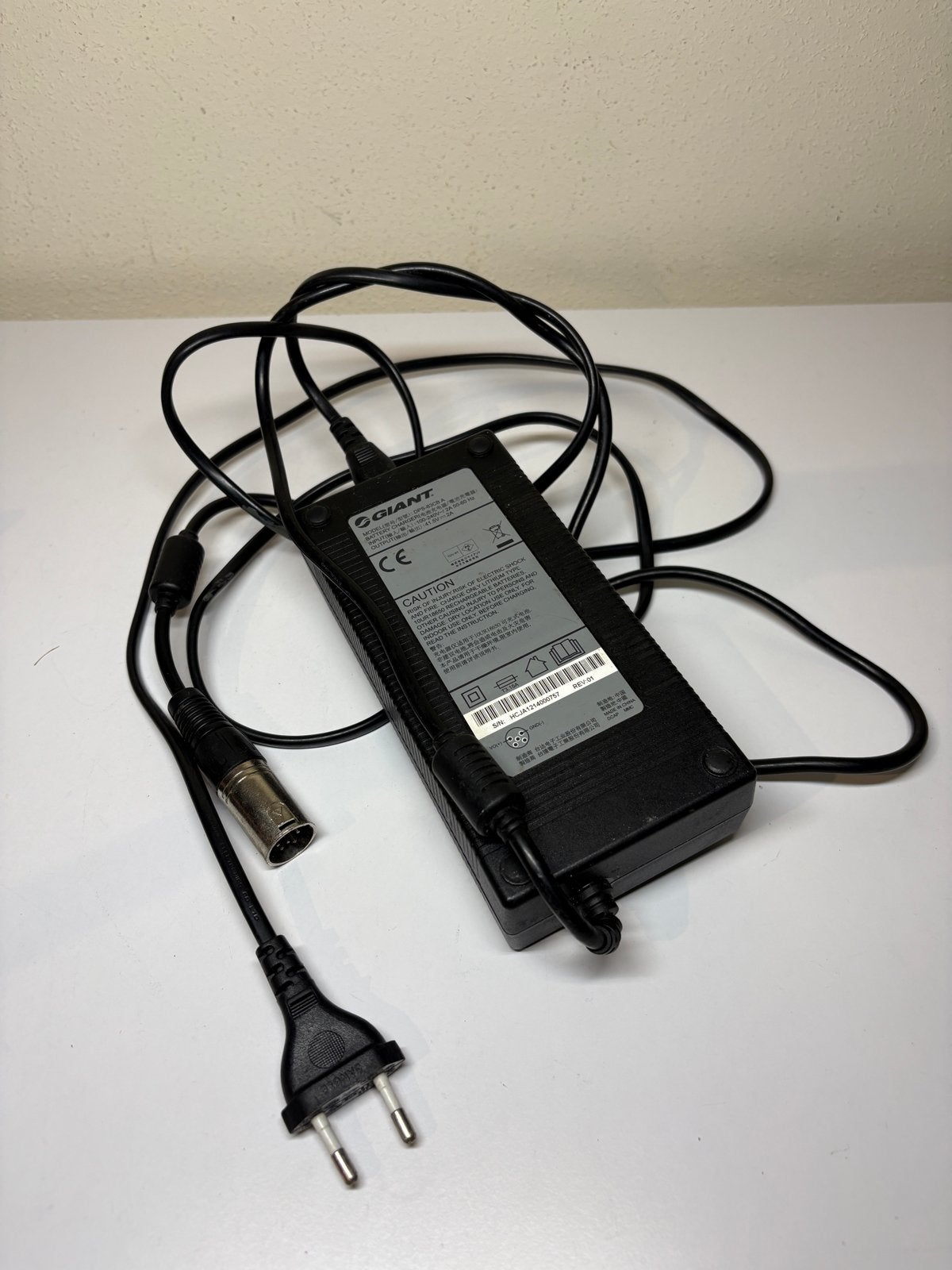 Giant E-bike Oplader 42V 2A - 5-pins XLR, Fietsen en Brommers, Ophalen of Verzenden, Gebruikt