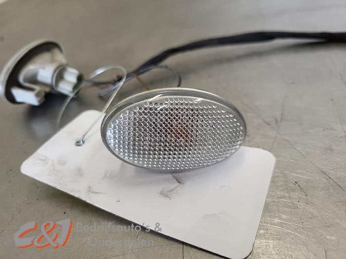 Knipperlicht Scherm links-voor van een Mercedes Vito, Gebruikt, -, Ophalen of Verzenden, -