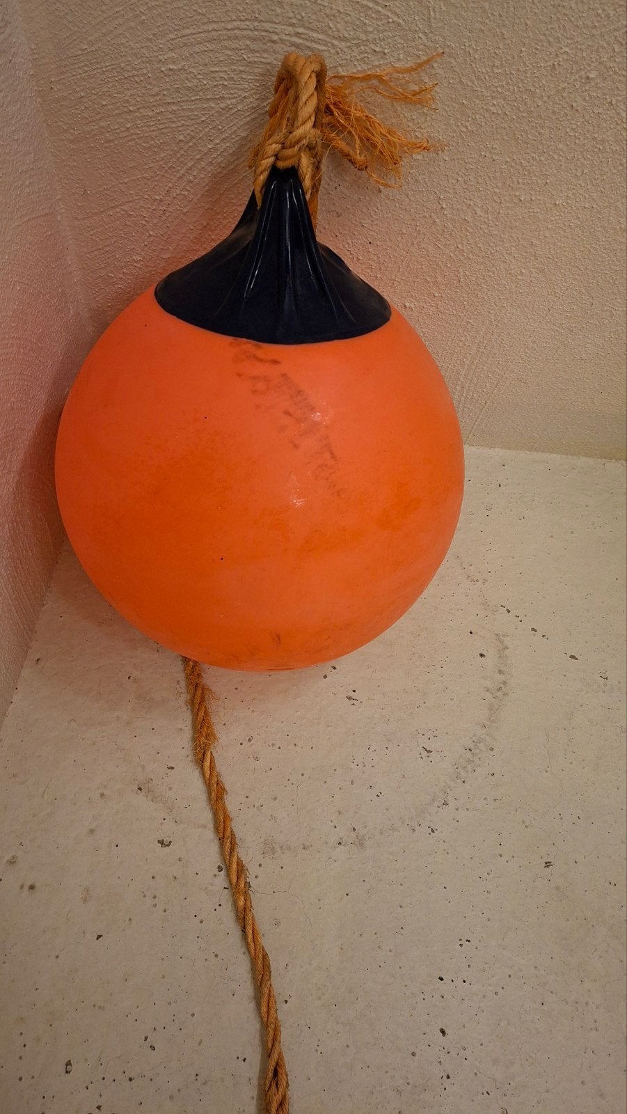 Schitse blaas, Oranje stootkussen / fender, ca. 45cm doorsne, Watersport en Boten, Ophalen of Verzenden, Gebruikt, Overige typen