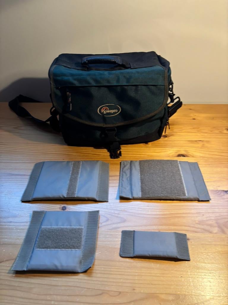 Fototas Lowepro Nova met mogelijkheid voor eigen indeling, Audio, Tv en Foto, Fotografie | Fototassen, Ophalen of Verzenden, Nieuw