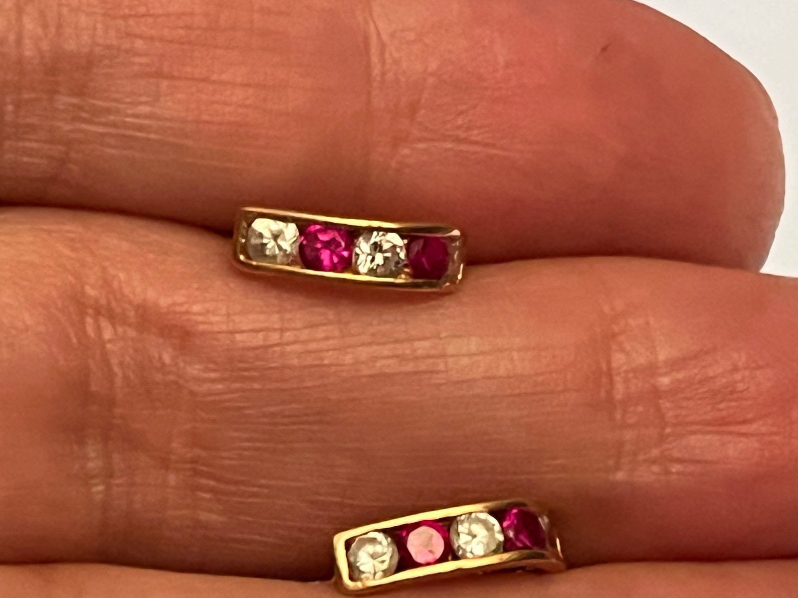 Gouden Oorbellen met Robijn en Saffier - 14 Karaat, Hangers, Verzenden, Zo goed als nieuw, Met edelsteen
