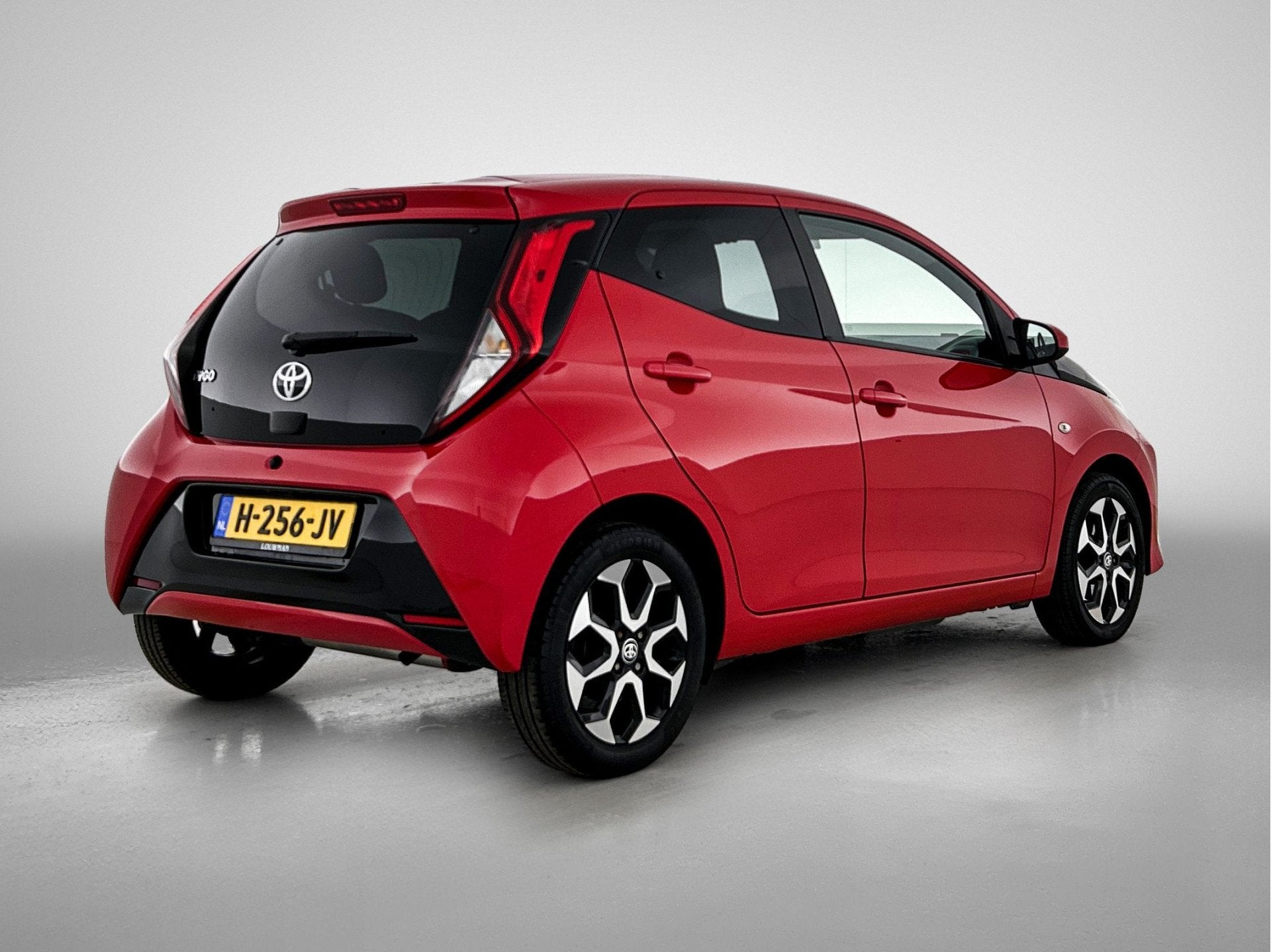 Toyota Aygo 1.0 VVT-i x-joy | Nederlandse Auto | Climate Con, Auto's, Voorwielaandrijving, 12 maanden, Stof, Gebruikt