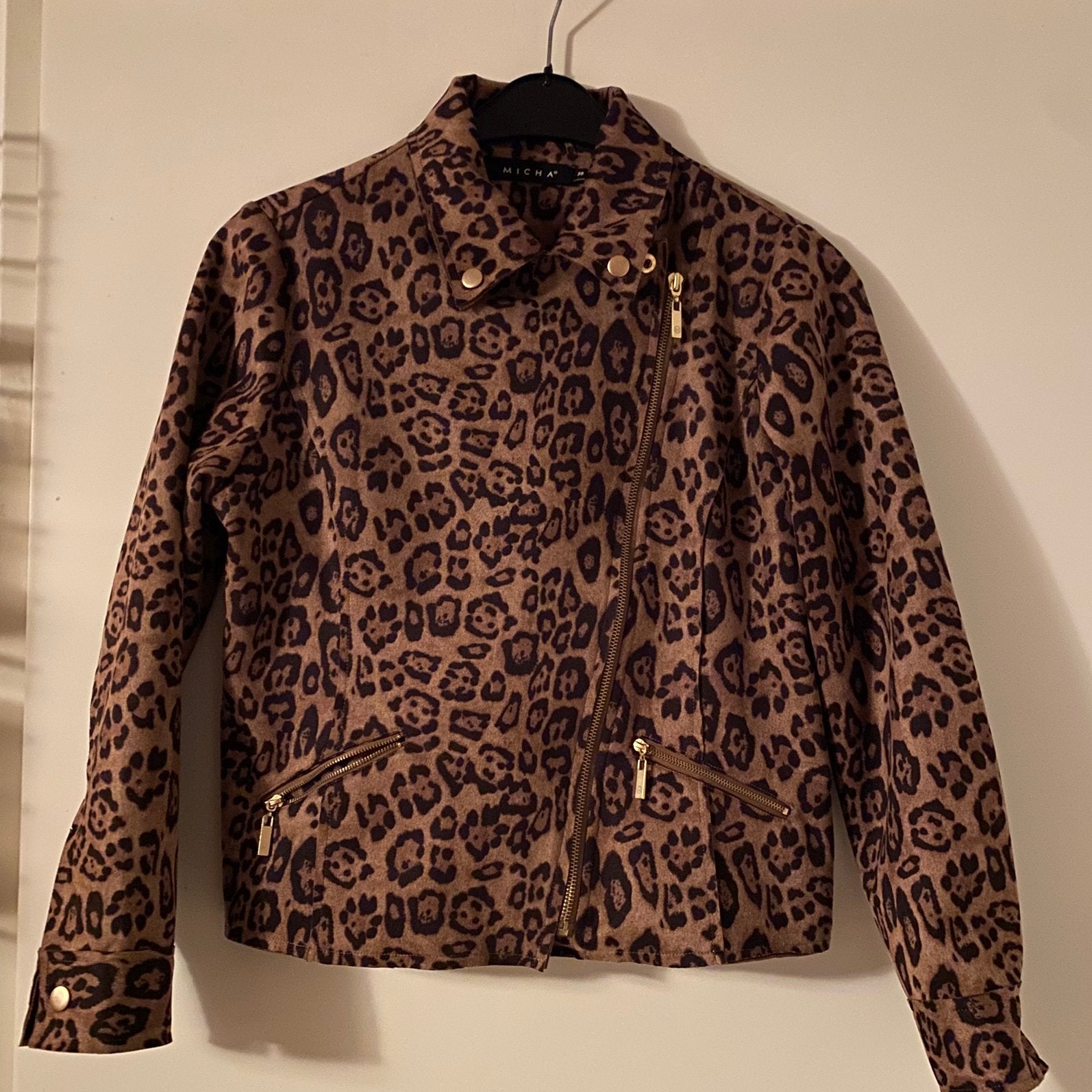 MICHA PANTERPRINT BIKER JASJE 38., Maat 38/40 (M), Meerkleurig, Ophalen of Verzenden, Gedragen