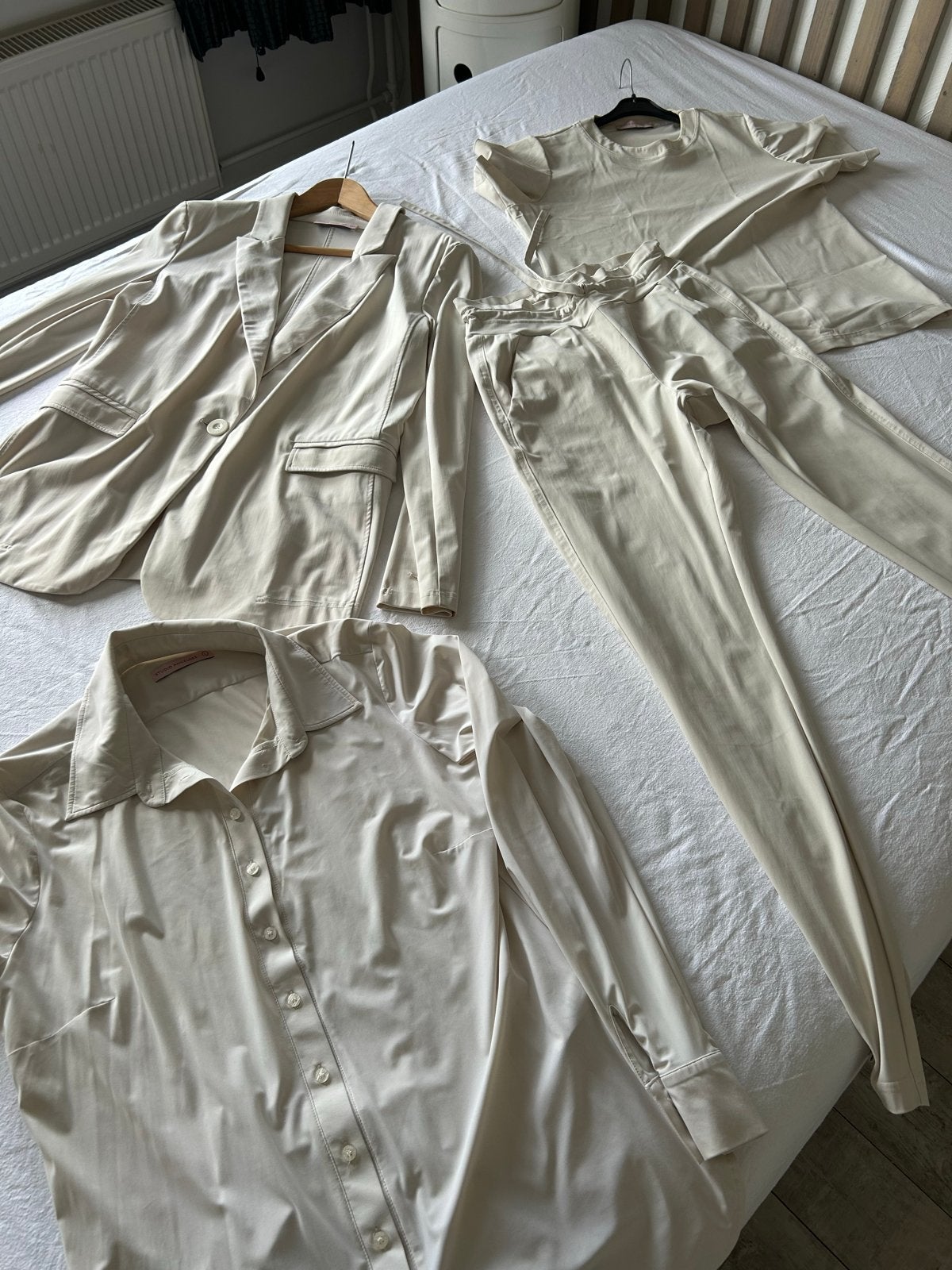 Studio Anneloes complete set S/L - Kit kleur, Kostuum of Pak, Beige, Ophalen of Verzenden, Zo goed als nieuw