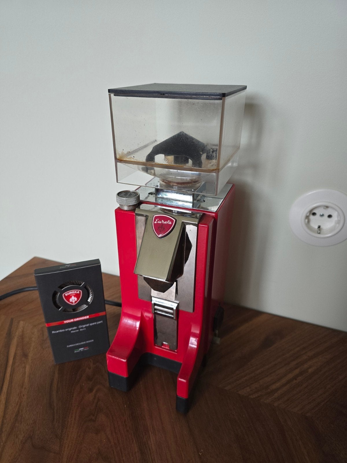 Nieuwe maalschijven. Eureka Mignon Koffiemolen Ferrari Rood, Witgoed en Apparatuur, Overige modellen, 10 kopjes of meer, Zo goed als nieuw