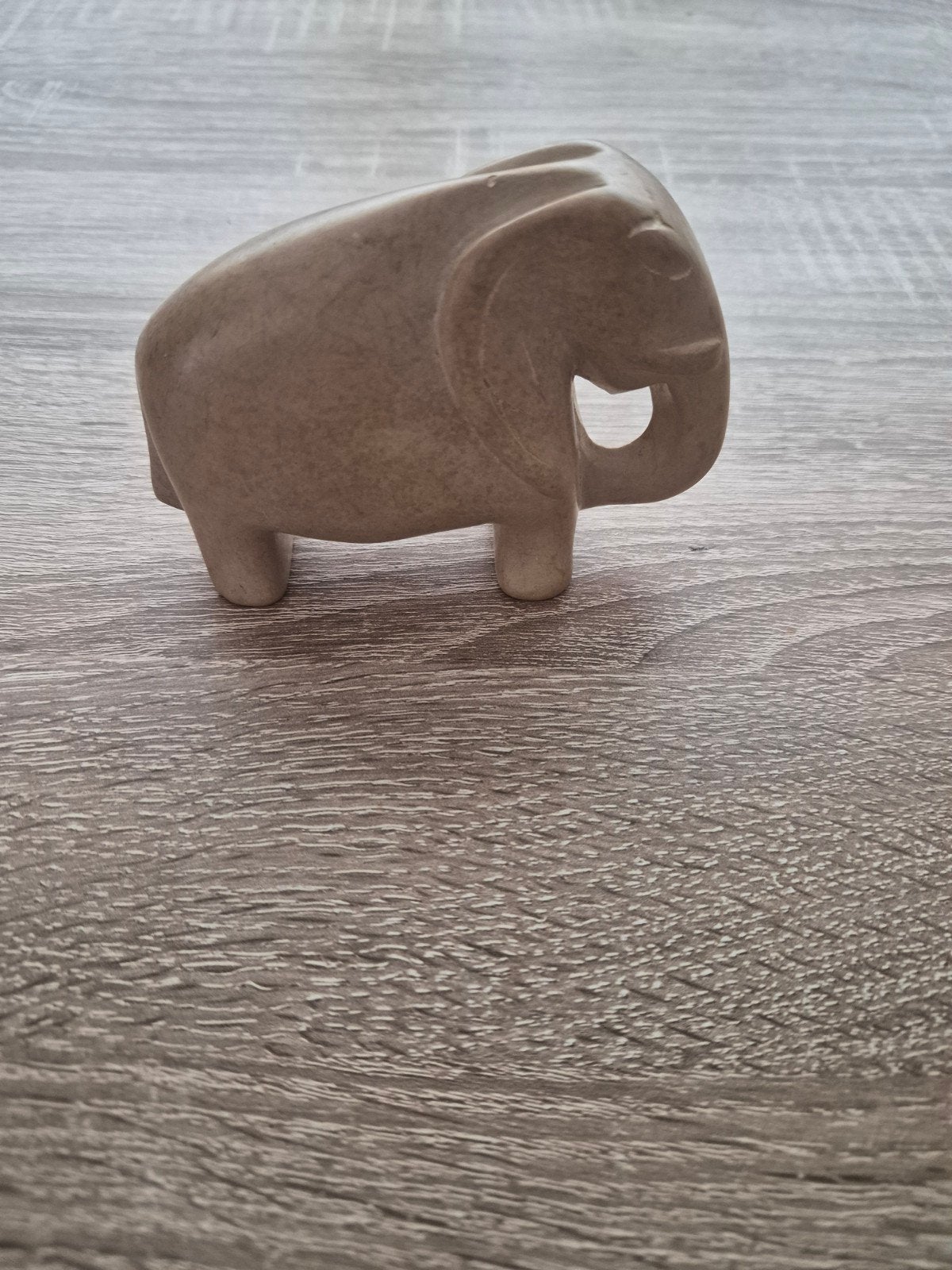 Te koop mooie beige stenen olifant, Verzamelen, Ophalen of Verzenden
