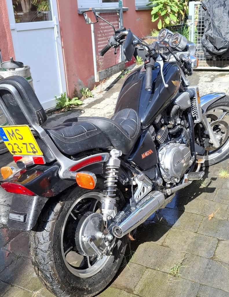 Honda Magna VF700 belastingvrij/oldtimerverzekering., 700 cc, Cardan-aandrijving, 4 cilinders, Particulier