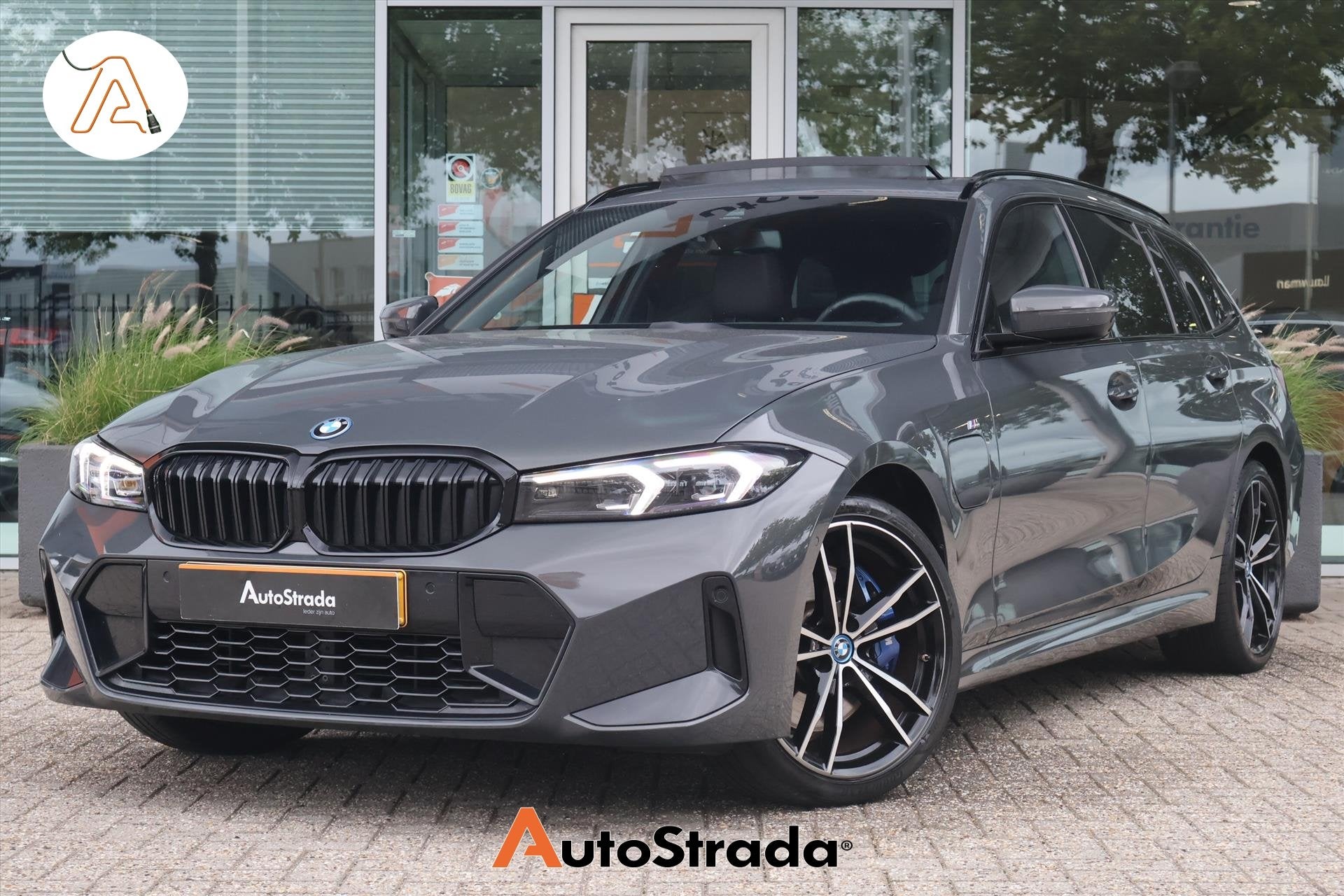 BMW 3-Serie Touring (g21) 320e M-Sport 204pk | Pano | Memory, 1800 kg, Gebruikt, 4 cilinders, Met garantie (alle)