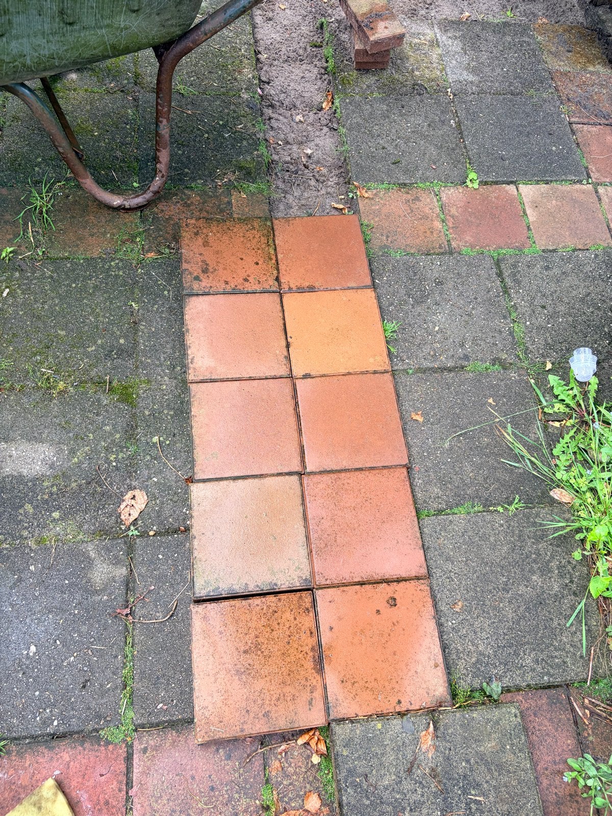 Rode tegels 20x20 en betonnen stoeptegels 30x30, Ophalen, Overige materialen, Gebruikt, 20 tot 40 cm