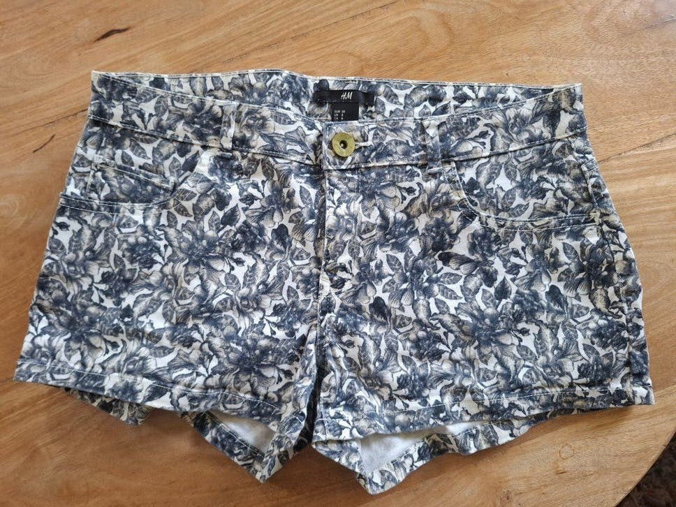 Mooie H&M denim korte dames broek maat 38, Maat 38/40 (M), H&M, Kort, Meerkleurig