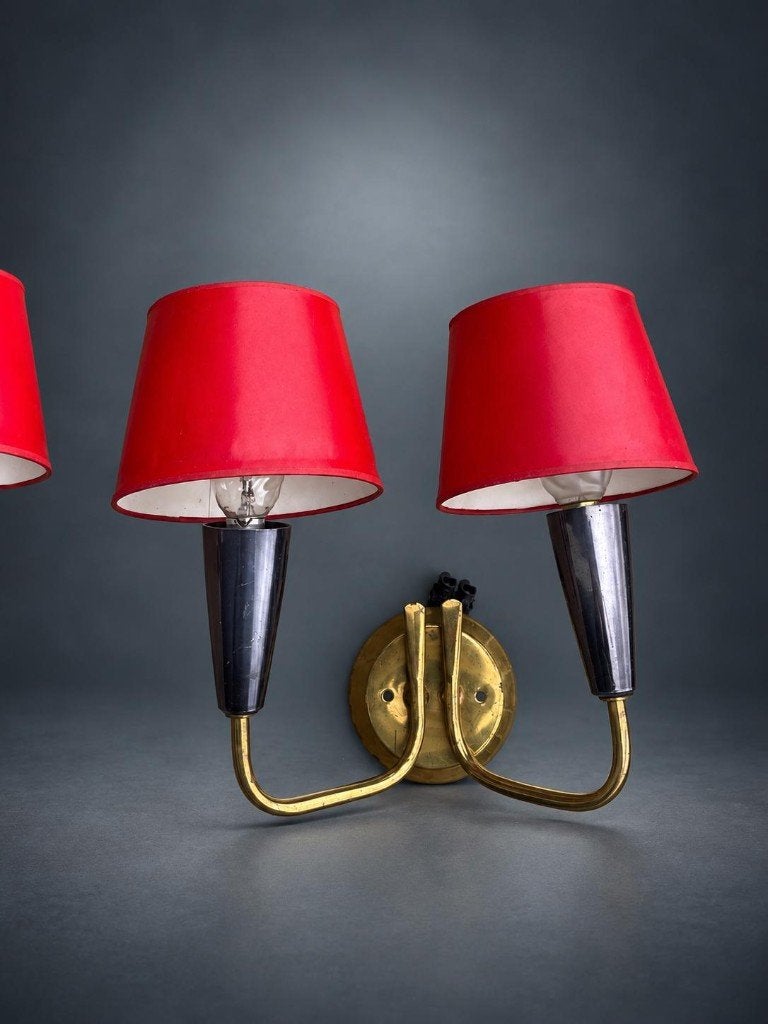 Foto 5 van Set van 2 vintage Franse messing wandlampen - rode kapjes