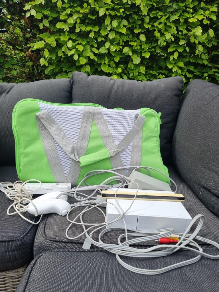 Wii console met 2 controllers, Balance Board en mat, Ophalen of Verzenden, Gebruikt, Met 2 controllers, Met Balance Board