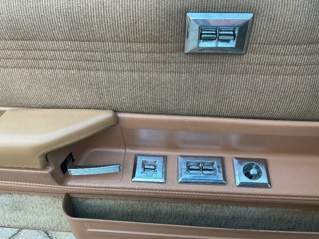 Oldtimer chevrolet Malibu lpg 1978 bel vrij € 14.950,00, foto 12