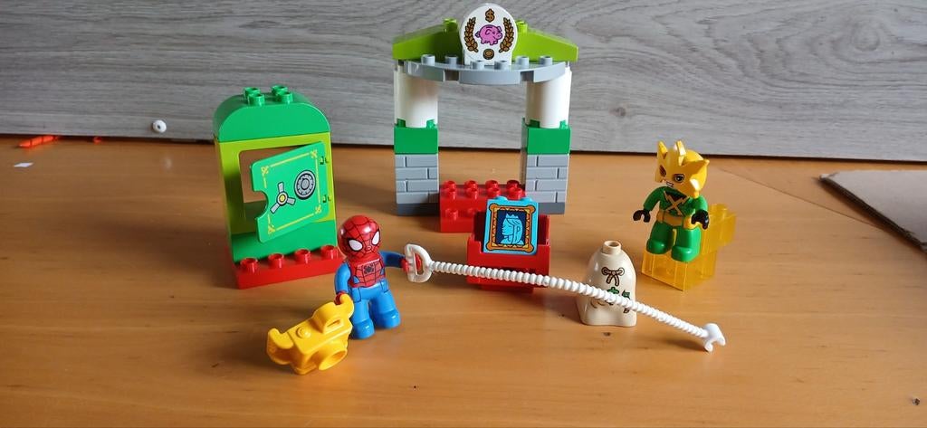 Duplo 10893 Spiderman vs Elektro, Kinderen en Baby's, Speelgoed | Duplo en Lego, Ophalen of Verzenden, Zo goed als nieuw, Compleet