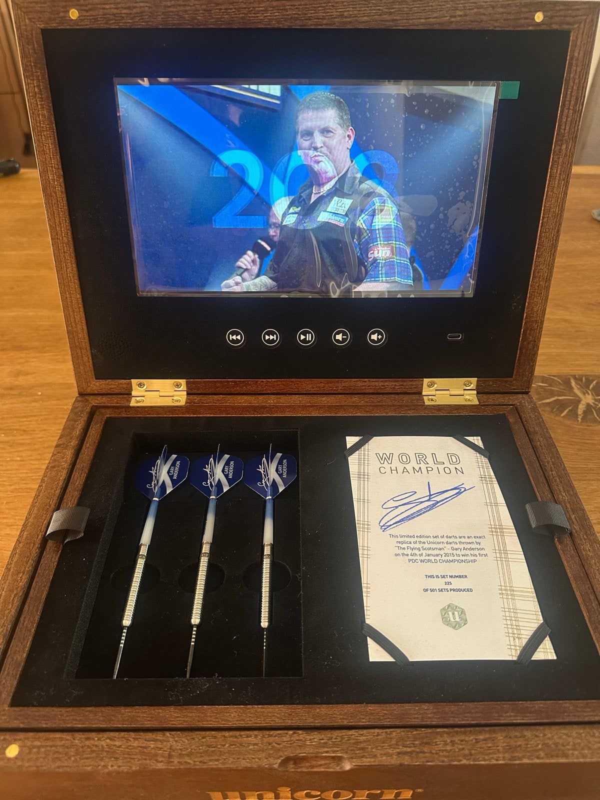 Unicorn Gary Anderson World Champion Limited Edition Darts, Sport en Fitness, Darts, Ophalen of Verzenden, Nieuw, Pijlen