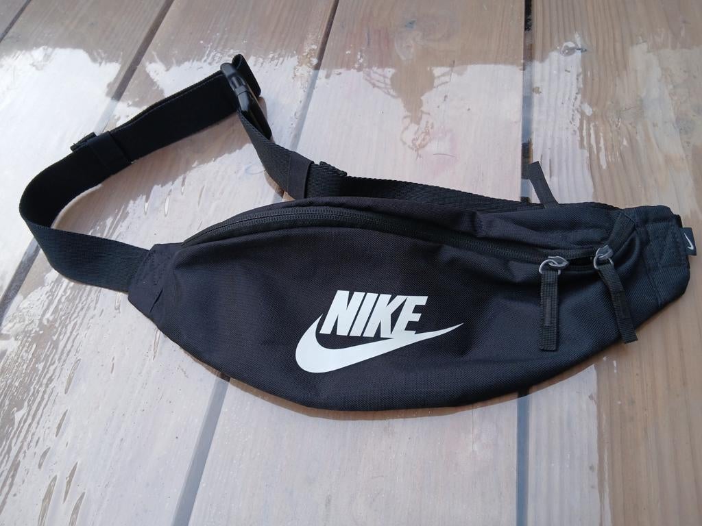 Nieuw  Nike  Heuptas, Sieraden, Tassen en Uiterlijk, Ophalen of Verzenden, Nieuw, Zwart, Overige typen