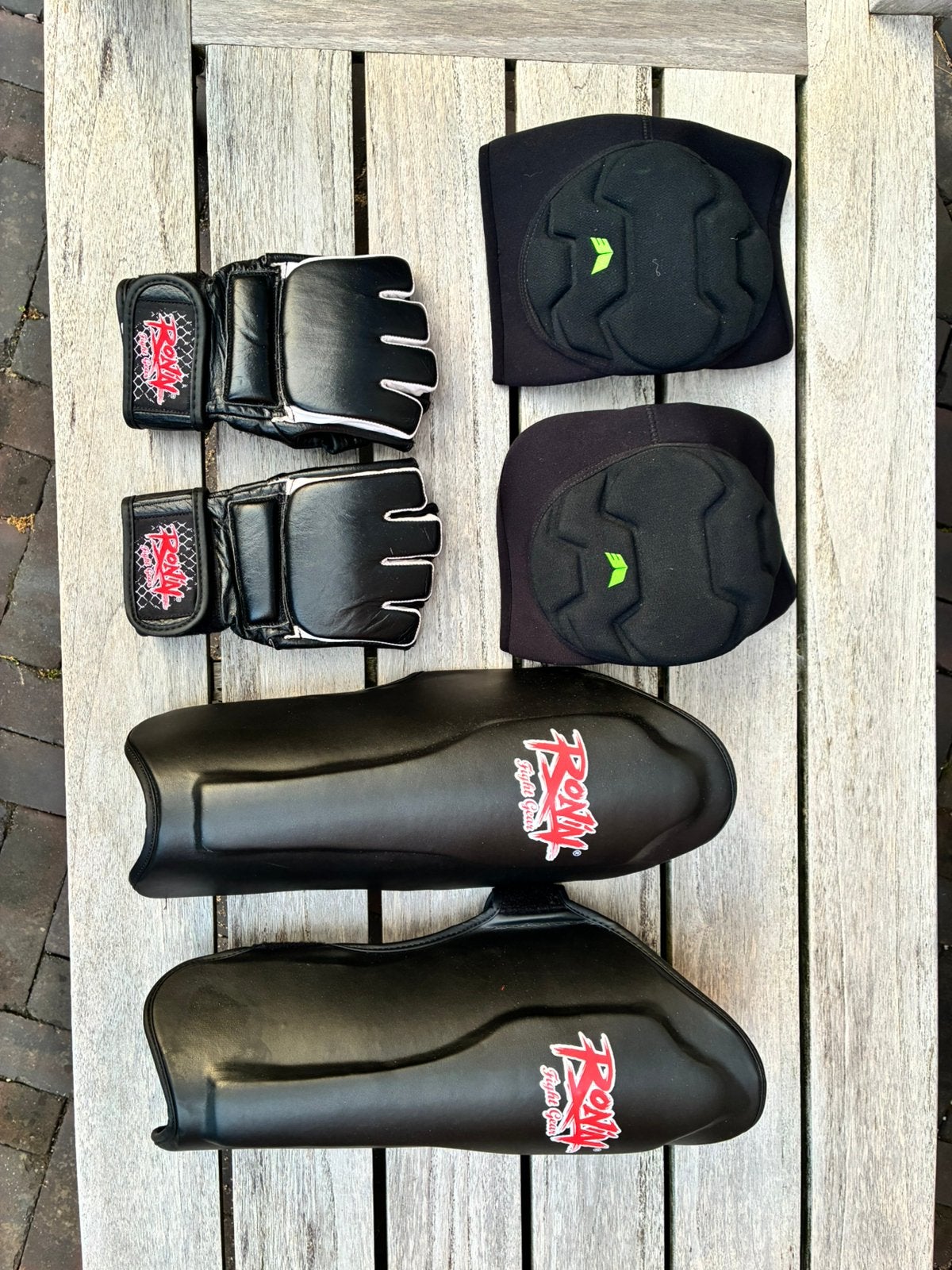 Ronin Fight Gear, scheenbeschermers, handschoenen en knie, Sport en Fitness, Vechtsporten en Zelfverdediging, Overige, Vechtsportbescherming