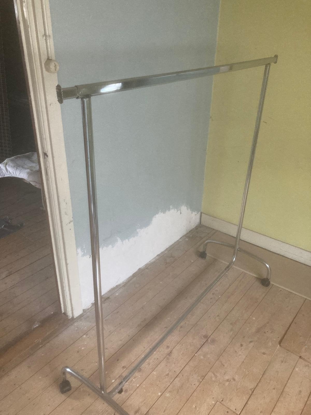 Kledingrekje : DONDERDAG 1/10 OPHALEN IN HUIZEN, Ophalen