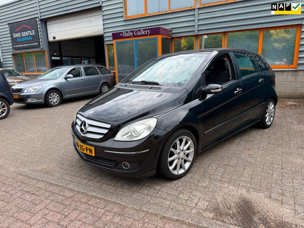 Mercedes-Benz B-klasse Mercedes-Benz B-klasse 200 Automaat I, 136 pk, Gebruikt, 4 cilinders, 1290 kg