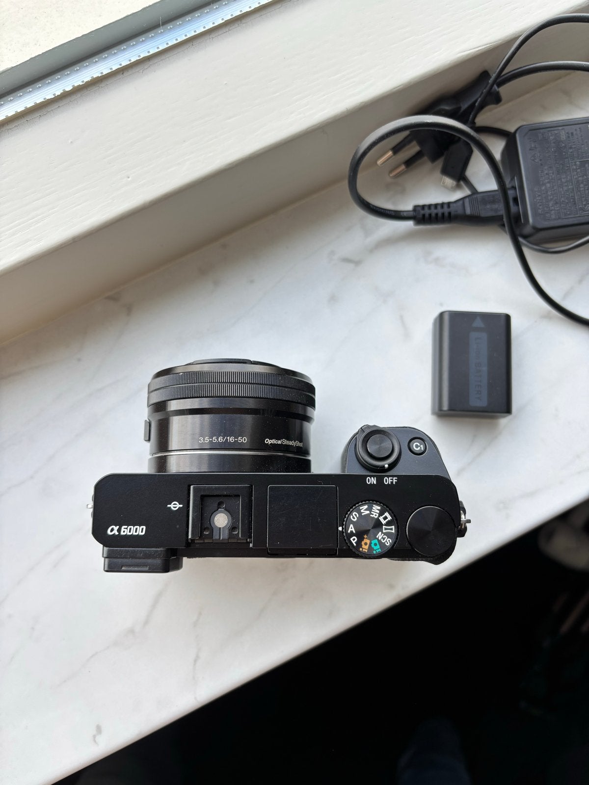 Sony Alpha A6000 Systeemcamera met 16-50mm 7800 clicks, Gebruikt, Beeldstabilisatie, Ophalen of Verzenden, 4 t/m 7 keer