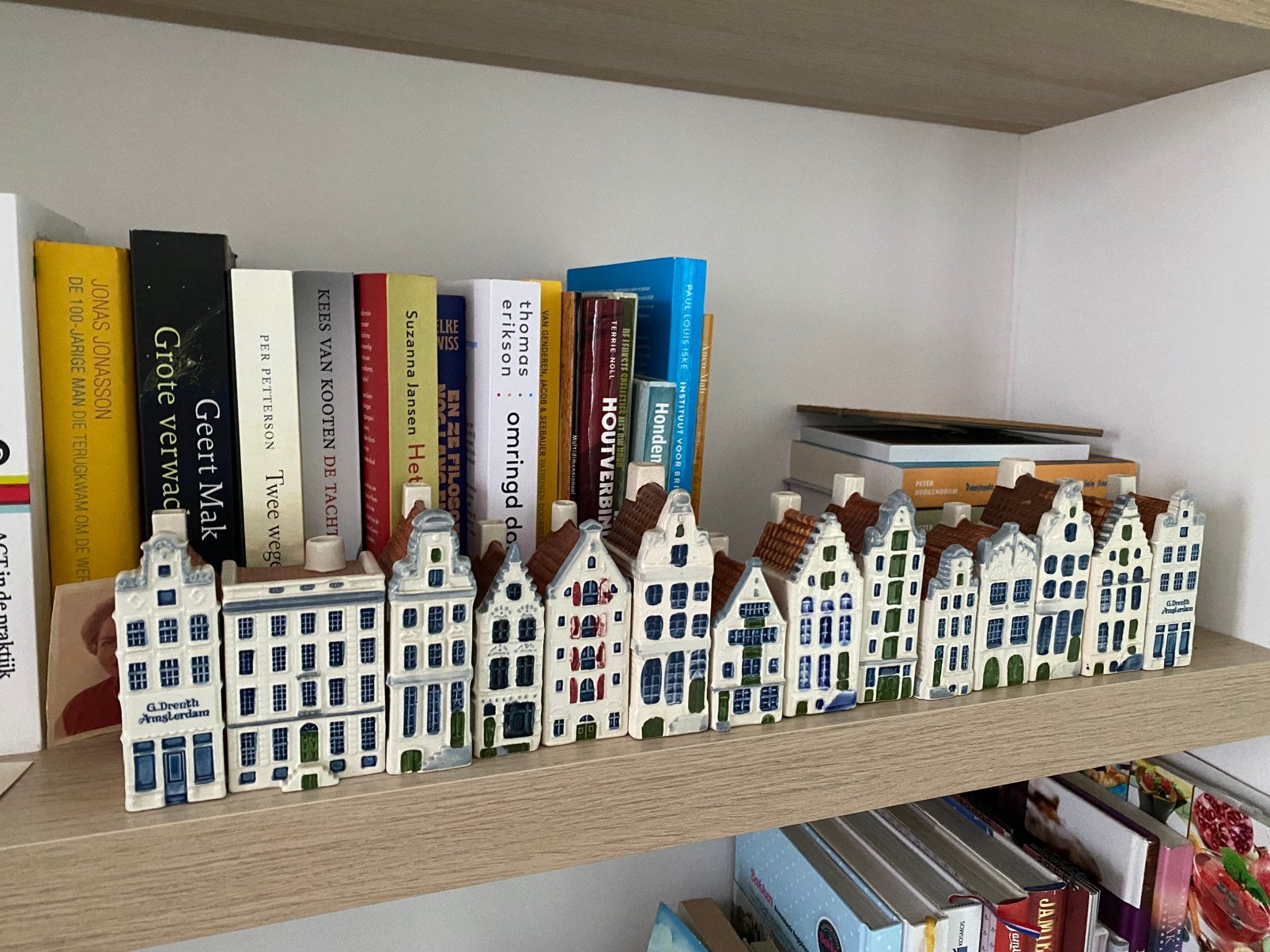 Porcelein grachtenhuisjes miniatuur, Ophalen, Zo goed als nieuw, Porselein