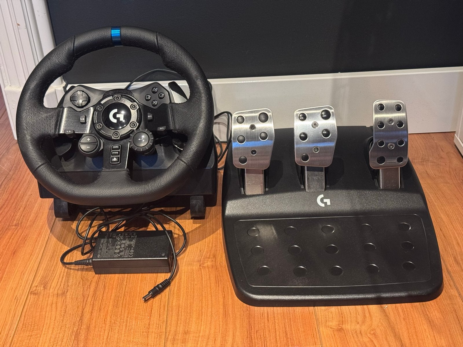 Logitech G923 Racestuur en Pedalen voor Sim Racing, Spelcomputers en Games, Ophalen, Racestuur, Gebruikt, Force feedback