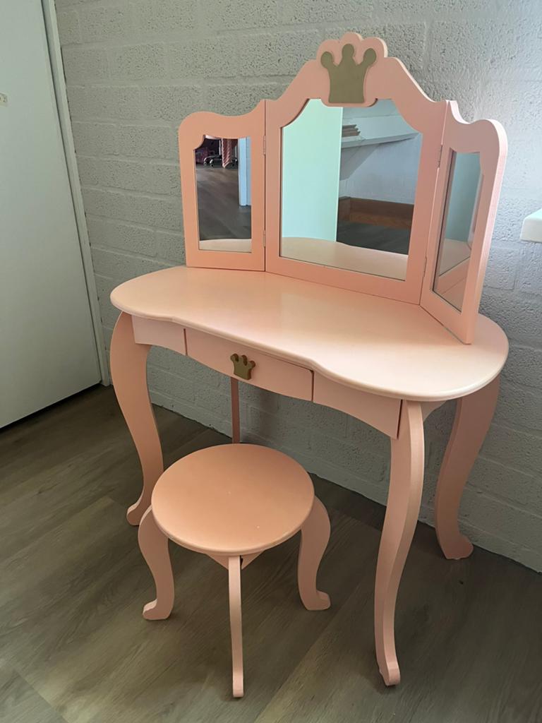 Kaptafeltje met krukje, Ophalen, Gebruikt, 100 tot 150 cm