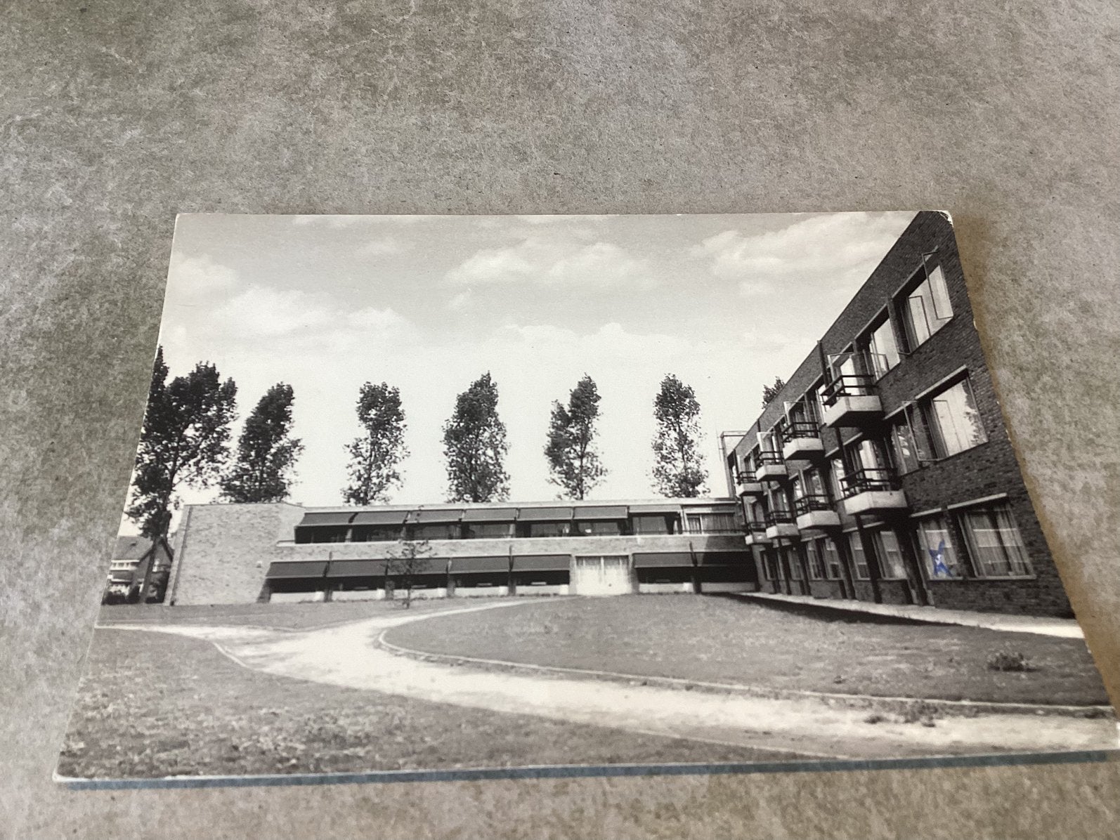 Udenhout.     Bejaardenhuis Eikelaar, Verzamelen, Ansichtkaarten | Nederland, Ophalen of Verzenden
