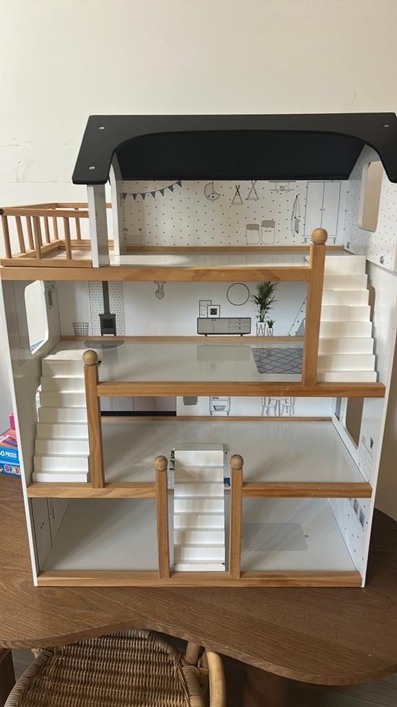 Petit amelie poppenhuis, Ophalen, Gebruikt, Poppenhuis