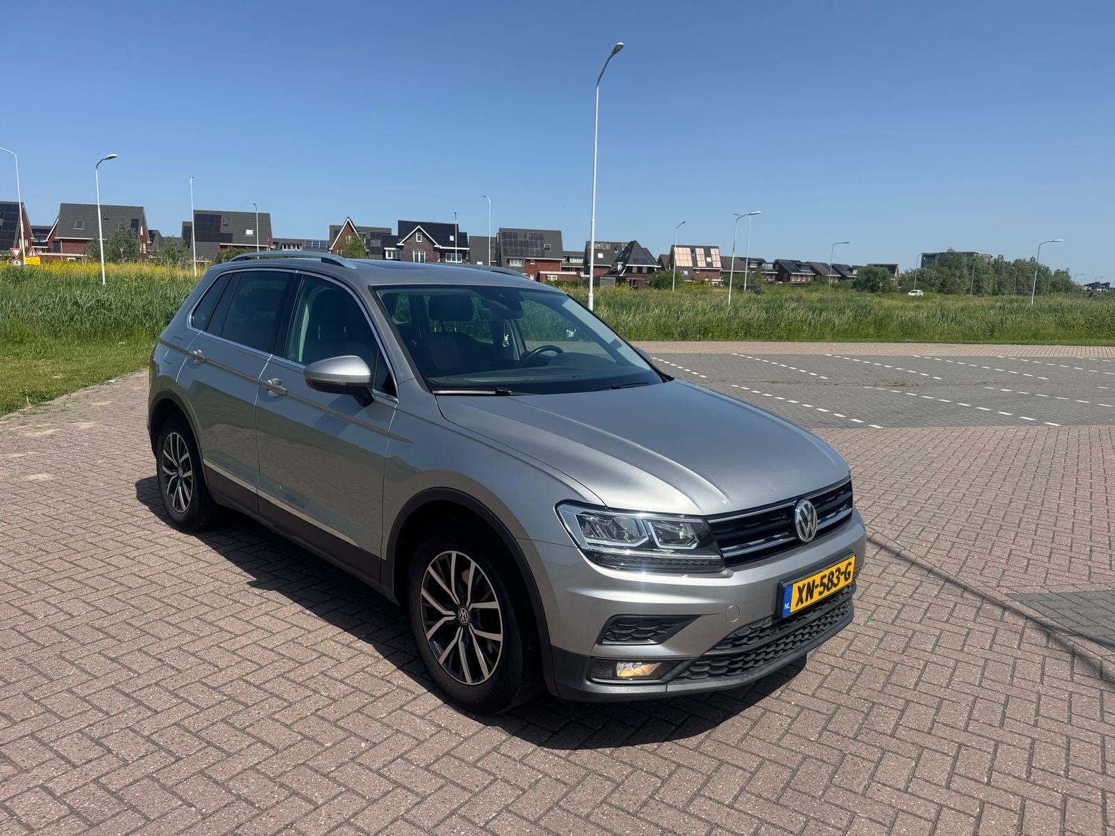 Volkswagen Tiguan 1.5 TSI ACT 150pk DSG 2019 Grijs, Auto's, Stof, Euro 6, 4 cilinders, 75 €/maand