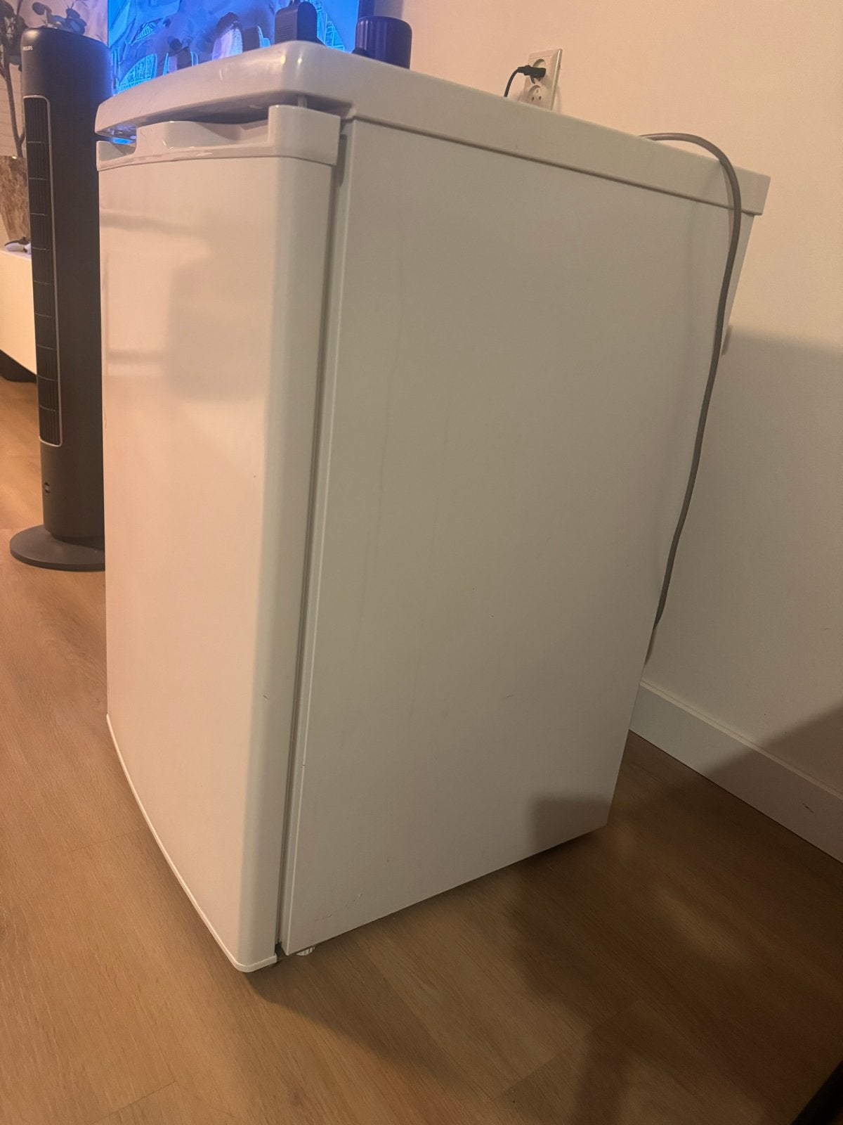 Compact Koelkast - Ideaal voor Kleine Ruimtes, Witgoed en Apparatuur, Koelkasten en IJskasten, Minder dan 75 liter, Energieklasse A of zuiniger