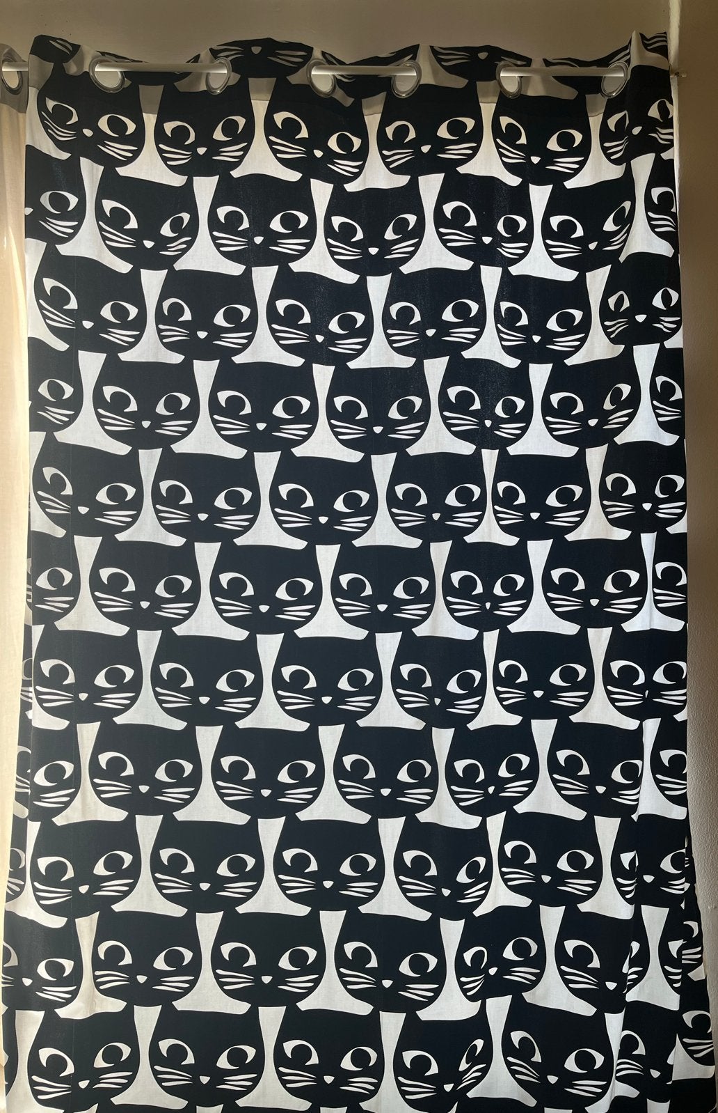 IKEA Gordijn met kattenprint, Huis en Inrichting, Met ringen, Gebruikt, Zwart, Ophalen of Verzenden