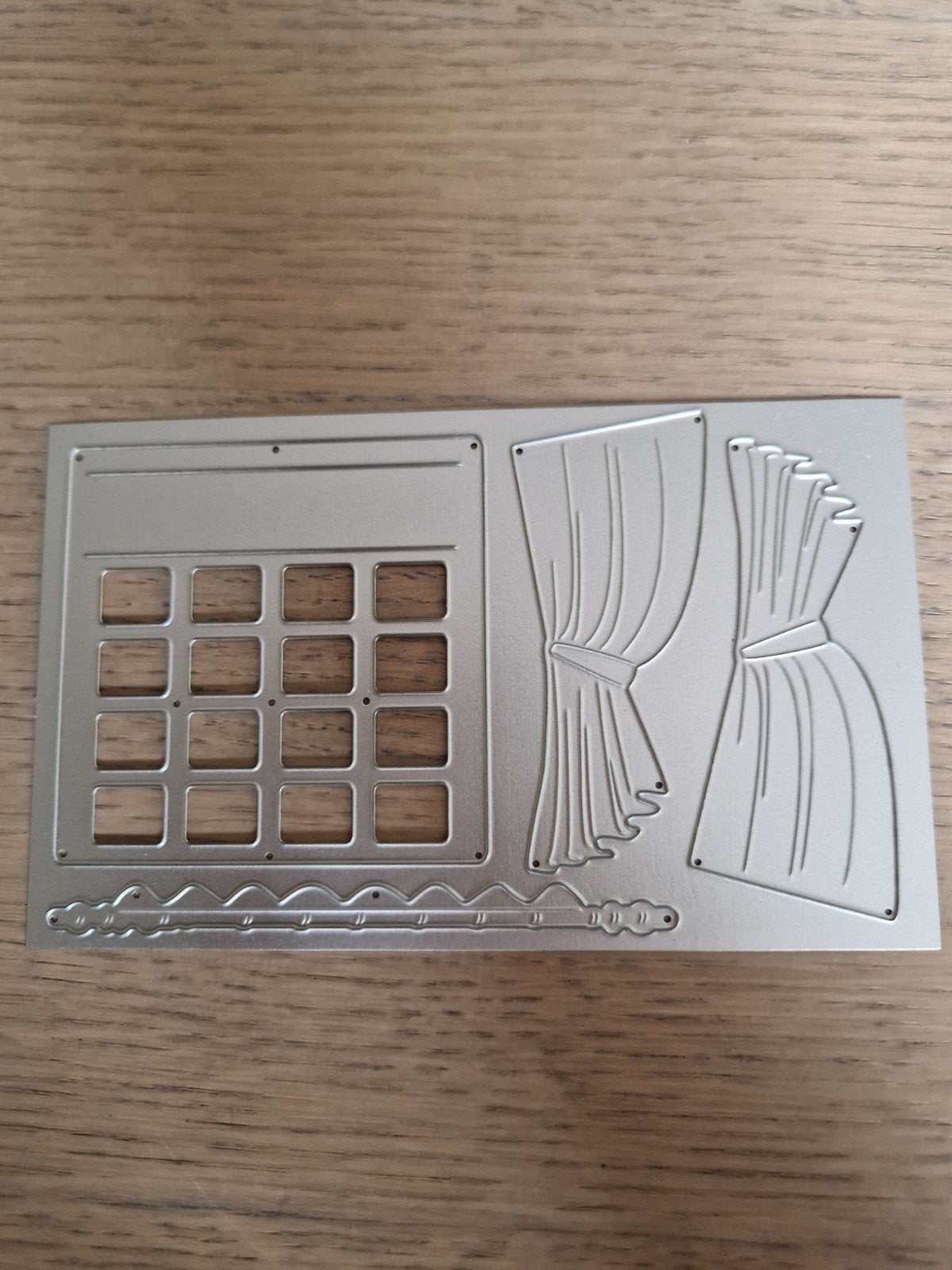 Snijmal raam met gordijnen voor kaarten en scrapbooking, Hobby en Vrije tijd, Kaarten | Zelf maken, Ophalen of Verzenden, Gebruikt