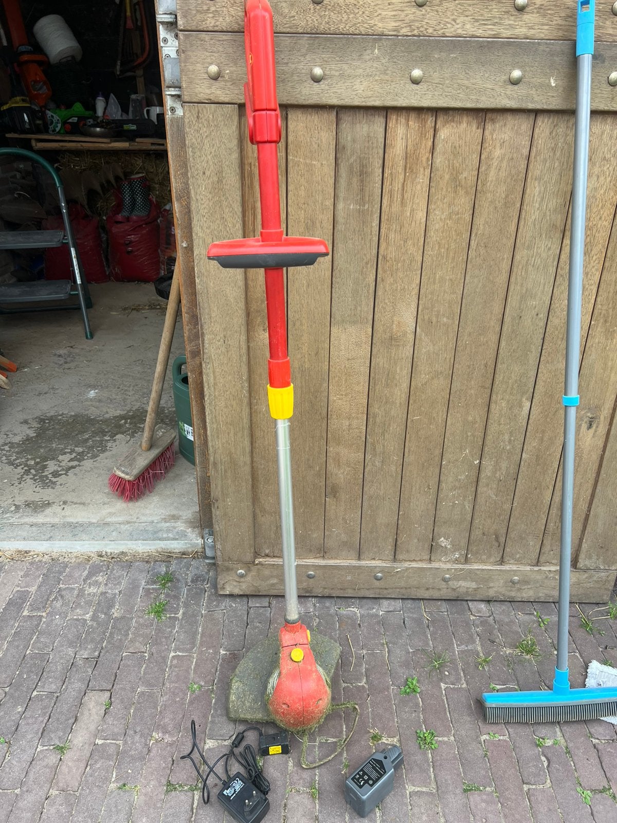 Grastimmer en accu en oplader, Ophalen, Gebruikt, 10 tot 30 cm, Accu