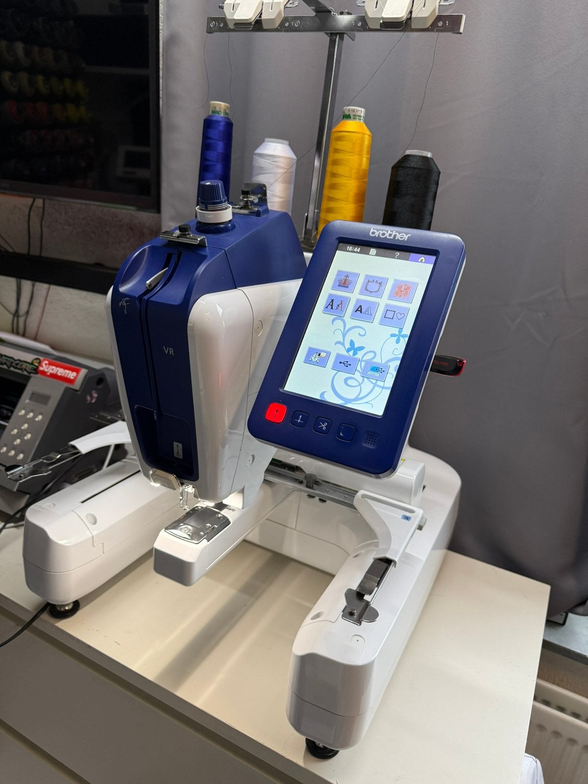 Brother VR Borduurmachine, Ophalen of Verzenden, Gebruikt
