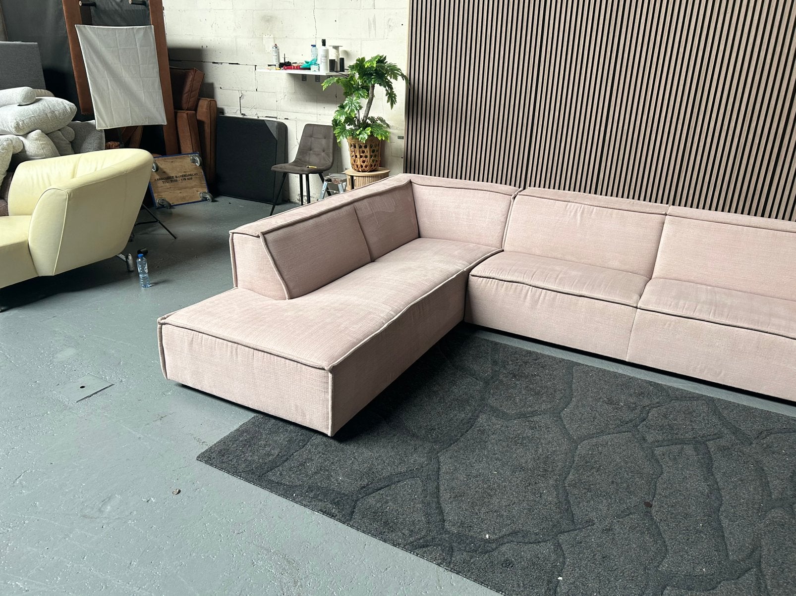 GRATIS LEVERING BY SIDDE SOMMER HOEKBANK305X230 GEREINIGD, Bysidde sommer roze, Hoekbank, 300 cm of meer, Ophalen of Verzenden