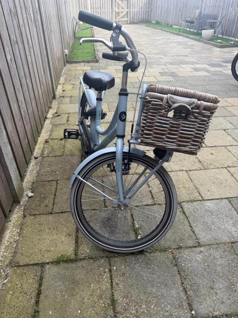 Kinderfiets 20 inch met mandje, Fietsen en Brommers, Fietsen | Kinderfietsjes, Ophalen, Gebruikt, Terugtraprem, 20 inch of meer