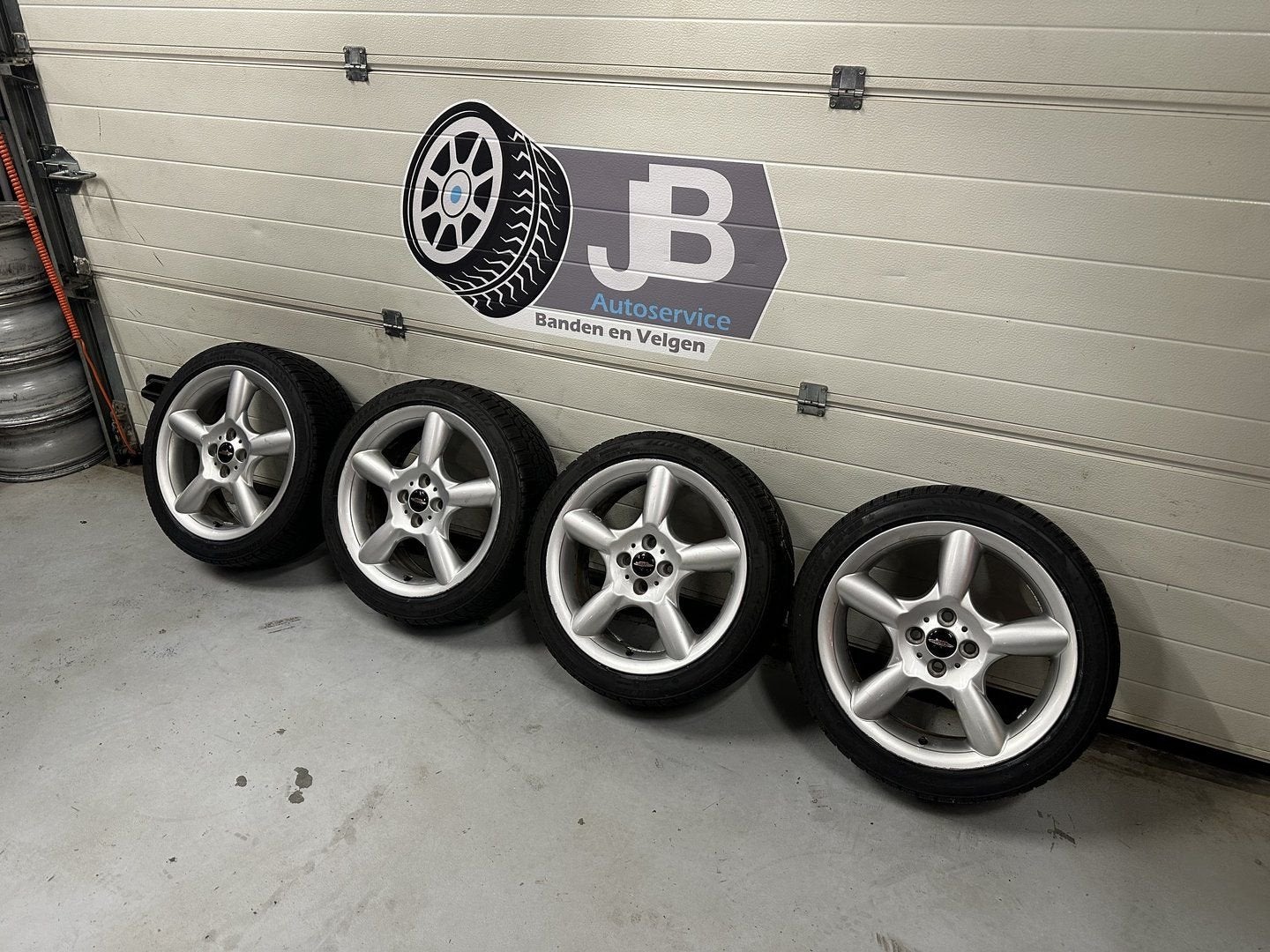 17inch Originele Mini JCW Velgen! A merk winterband! 4x100, Auto-onderdelen, Banden en Velgen, Gebruikt, -, -, Banden en Velgen