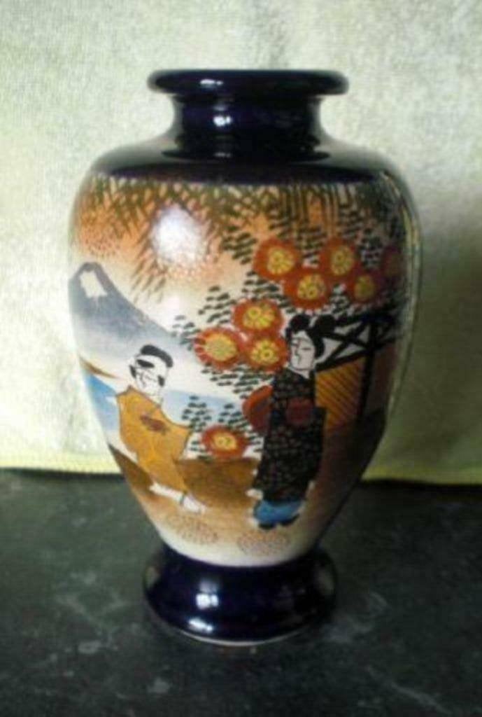 JAPANS * SATSUMA KOBALTBLAUW * FRAAI VAASJE * Gemerkt *, Verzenden