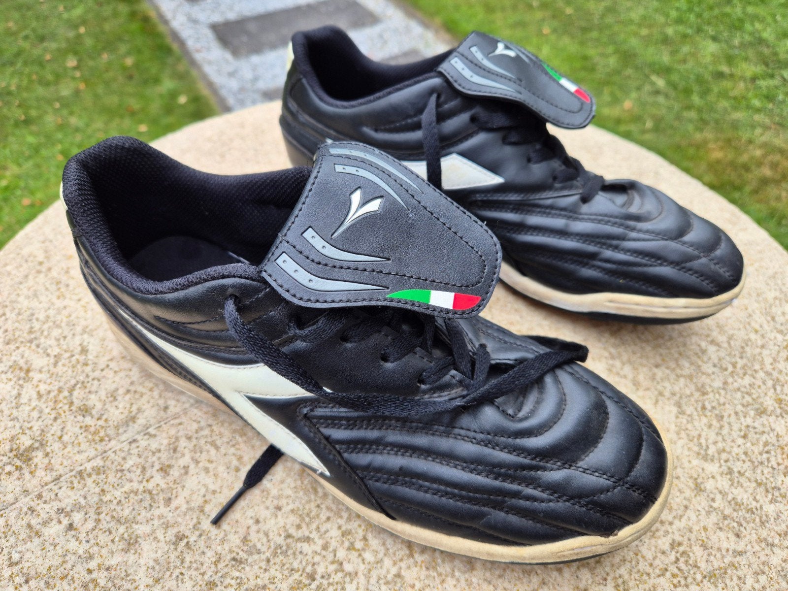 Diadora kunstgras schoenen, Ophalen, Gebruikt, Schoenen