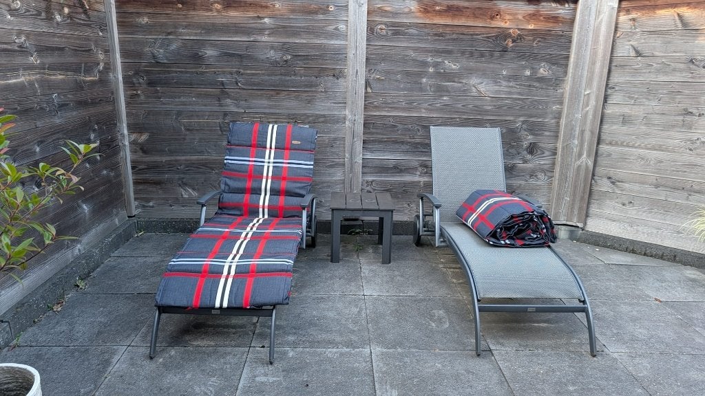 Bellagio ligstoelen met buitentafel en kussens, Tuin en Terras, Ophalen, Gebruikt, Aluminium
