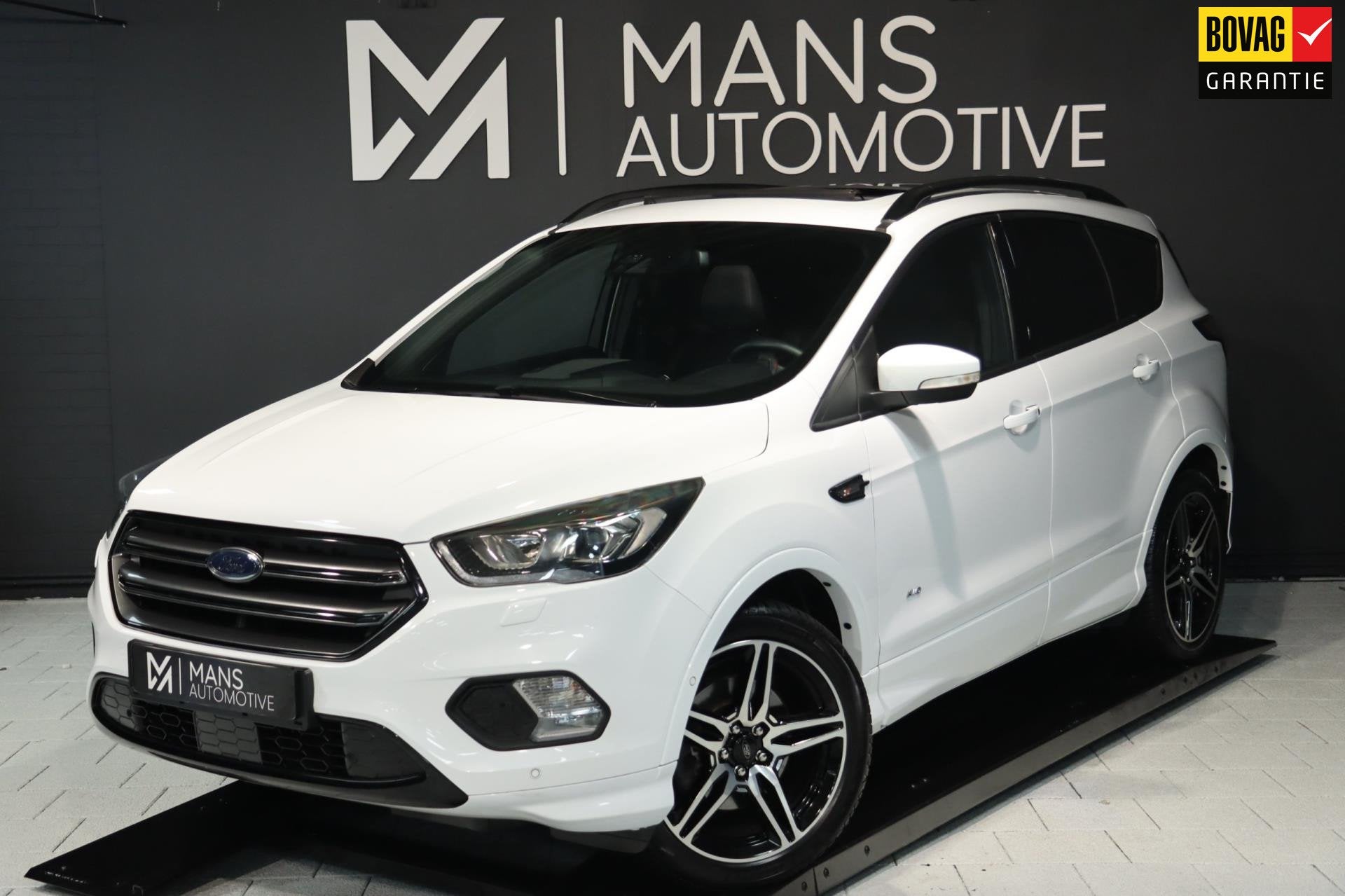Ford Kuga 1.5 EcoBoost ST Line / PANODAK / KEYLESS / CAMERA, Automaat, Zwart, 4 cilinders, 1850 kg