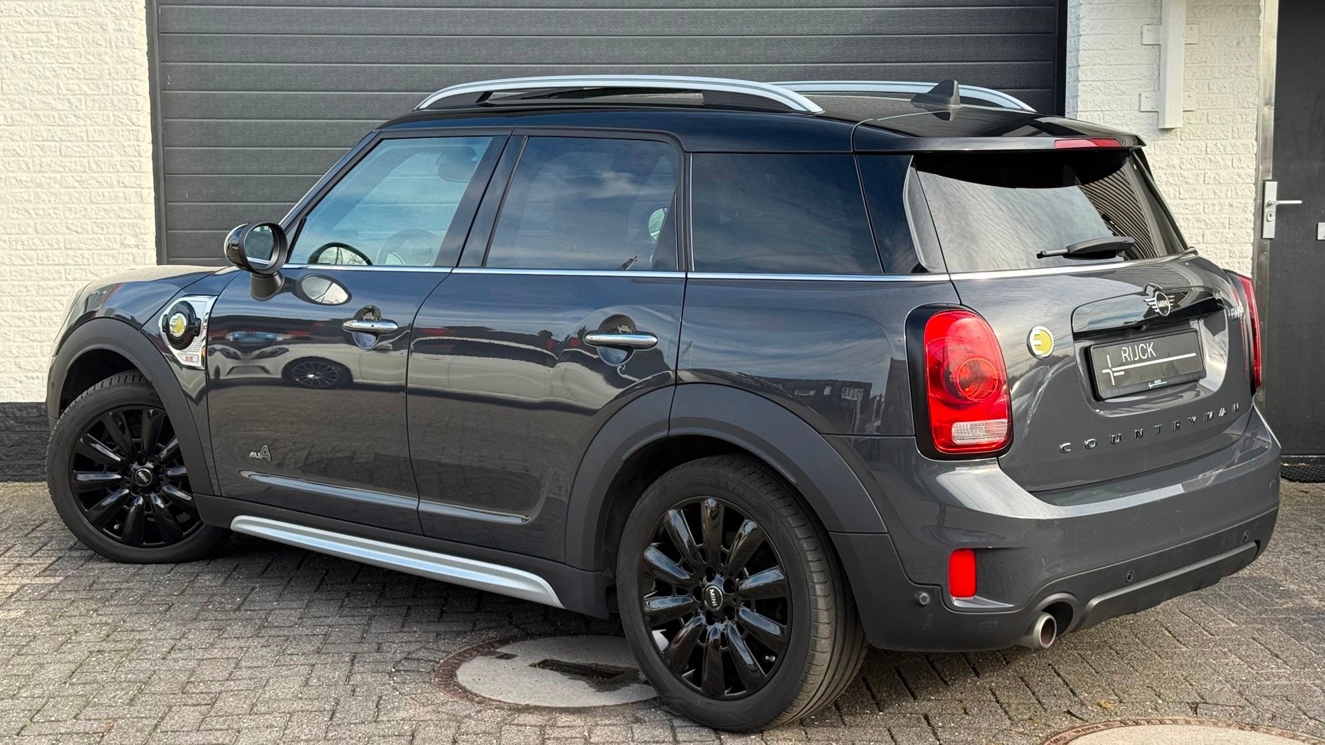 Mini Countryman 1.5 Cooper S E ALL4 Chili | BTW | Pano | HUD, Auto's, Automaat, Dealer onderhouden, Gebruikt, Leder
