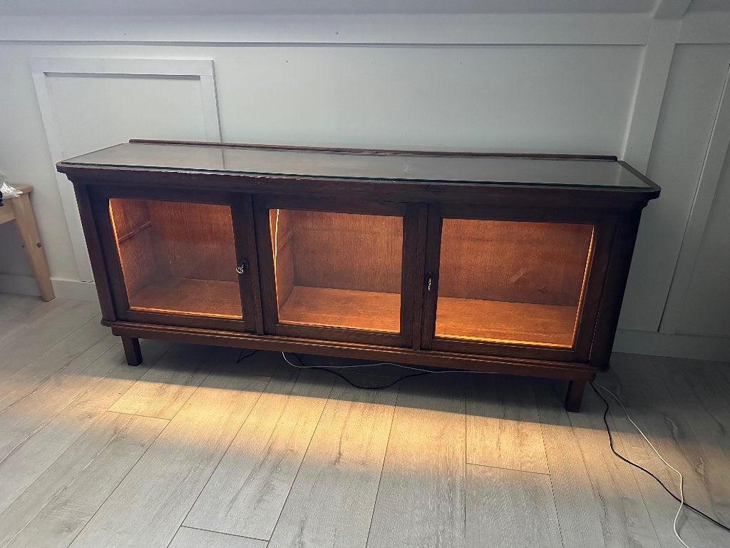 Vintage houten vitrinekast / tv-meubel met oud golvend glas, Huis en Inrichting, Kasten | Vitrinekasten, Ophalen, 100 tot 150 cm