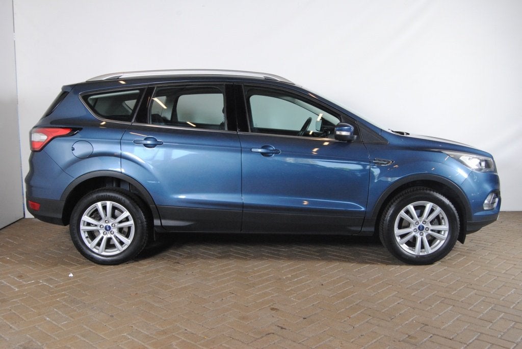 Ford Kuga 1.5 EcoB. Trend Ult. (bj 2019), Voorwielaandrijving, Euro 6, 4 cilinders, Blauw