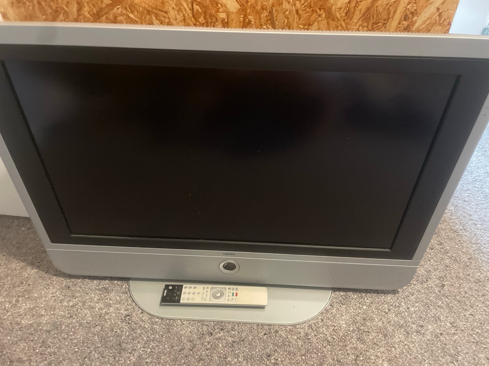 Loewe TV met afstandsbediening, Audio, Tv en Foto, Televisies, Overige merken, Gebruikt, 50 Hz, HD Ready (720p)