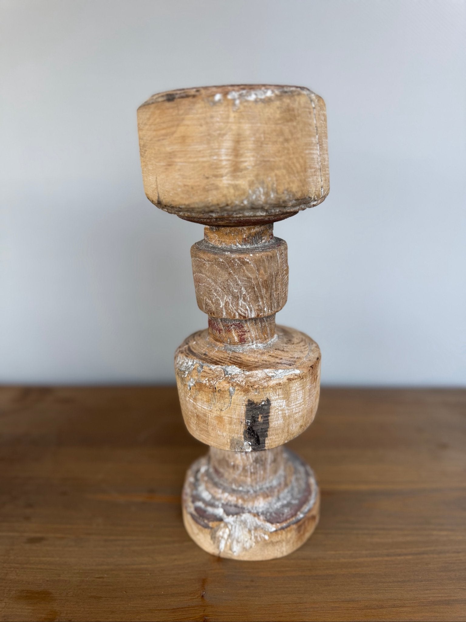 Rustieke Houten Baluster Kaarsenhouder Ceremonieel Stuk, Huis en Inrichting, Woonaccessoires | Kandelaars en Kaarsen, Ophalen of Verzenden