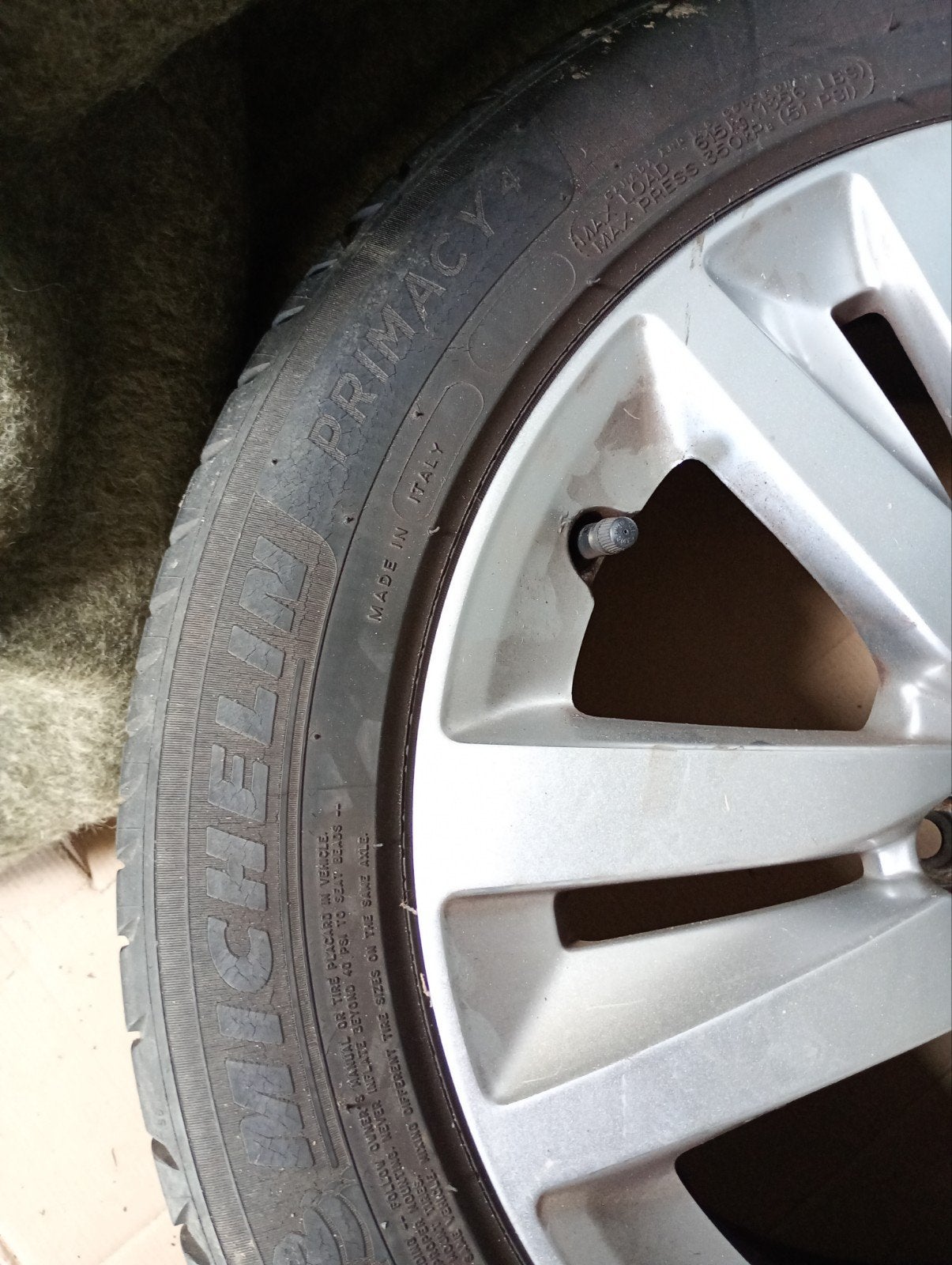 Foto 6 van Originele Peugeot velgen met banden