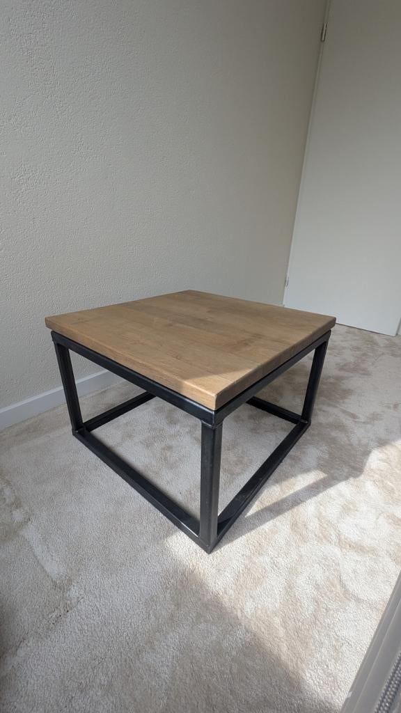 Salontafel met houten blad en metalen onderstel, Overige houtsoorten, Gebruikt, 50 tot 100 cm, Vierkant