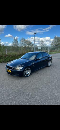 BMW 3-Serie 2.0 320 SI 2006, Auto's, BMW, Zwart, 4 cilinders, Zwart, 11 km/l